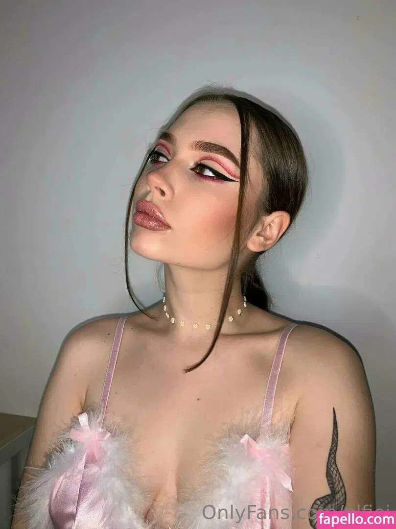 holy.polly Onlyfans Photo Gallery 