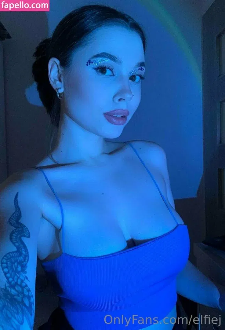 holy.polly Onlyfans Photo Gallery 