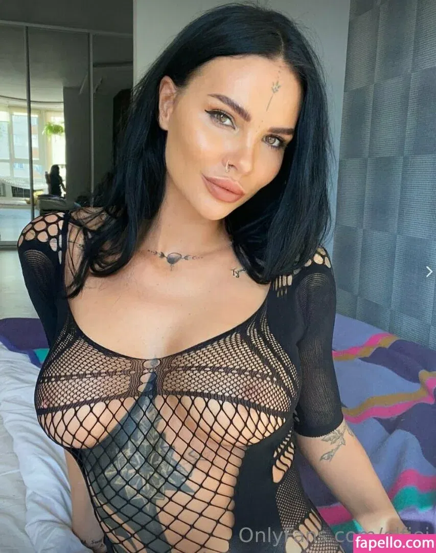 holy.polly Onlyfans Photo Gallery 