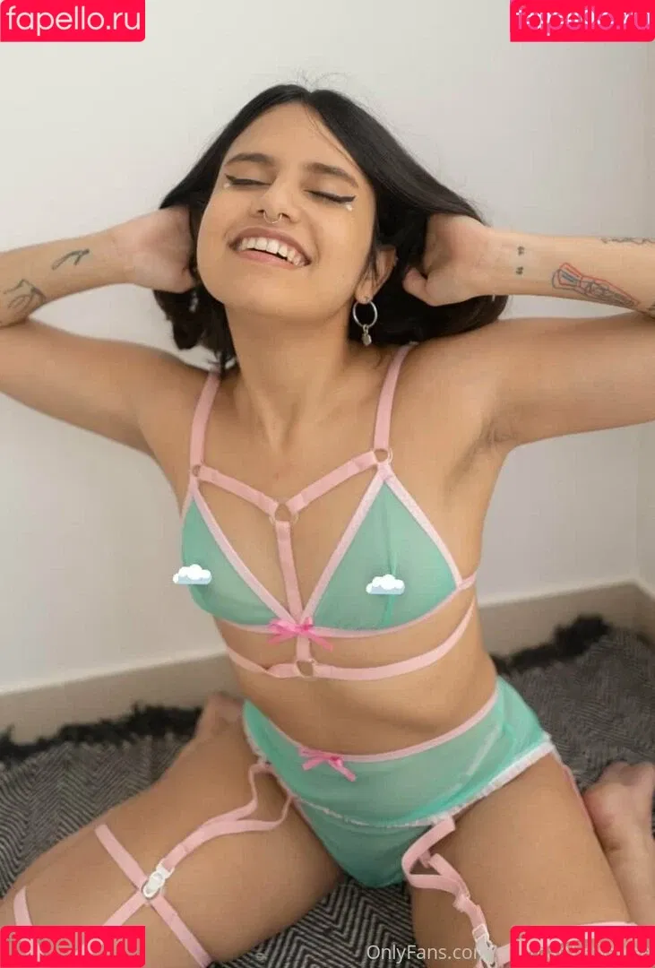 xgwen18free Onlyfans Photo Gallery 