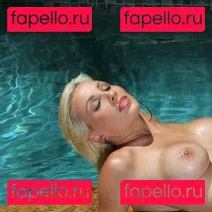 BikiniRiot Onlyfans Photo Gallery 