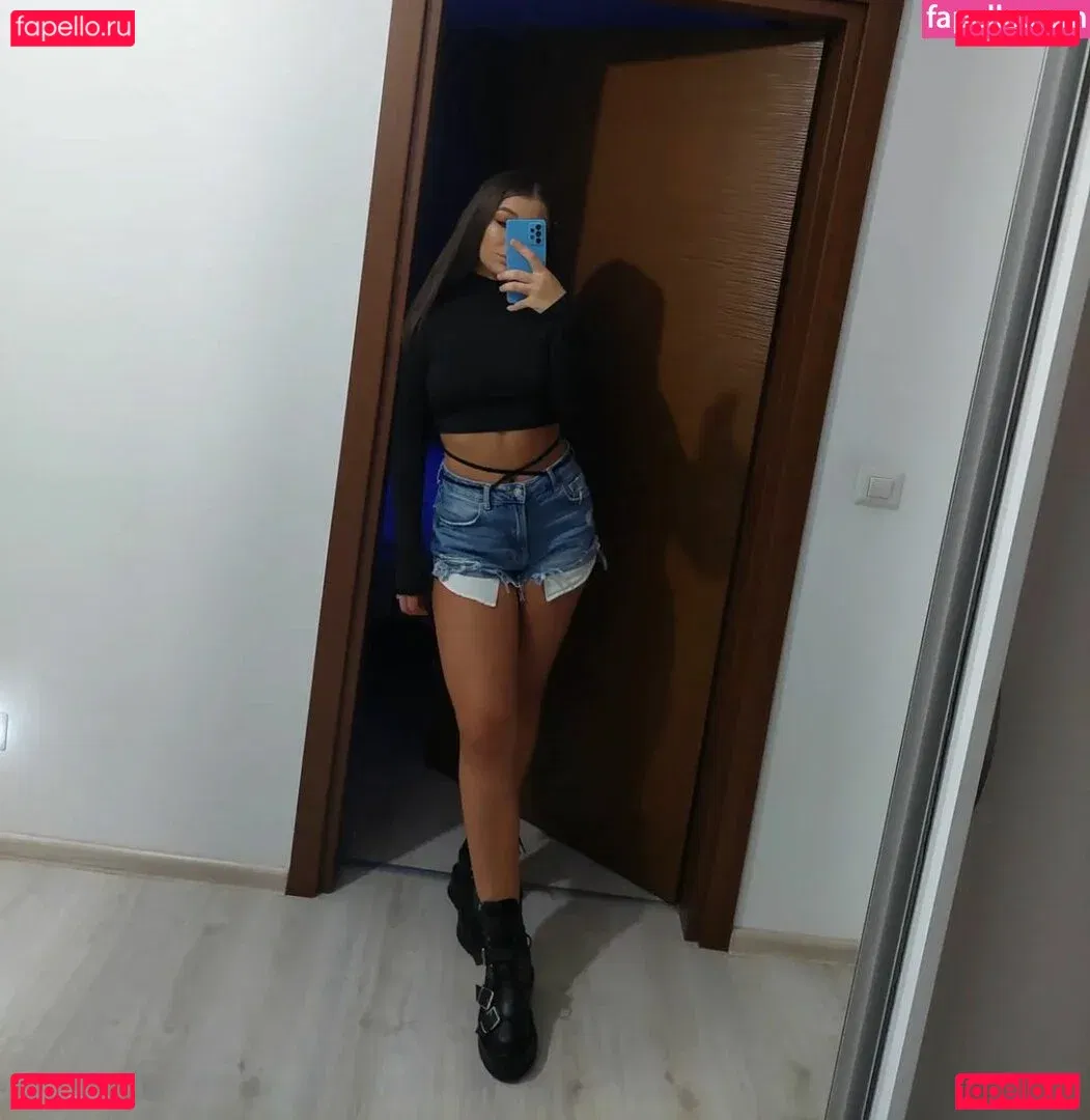 roxanasilvanasandu Onlyfans Photo Gallery 