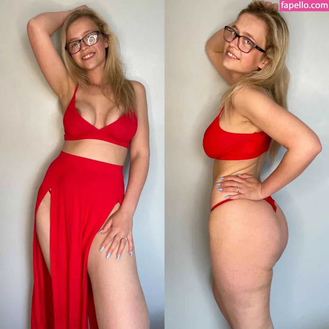 kinkytia Onlyfans Photo Gallery 