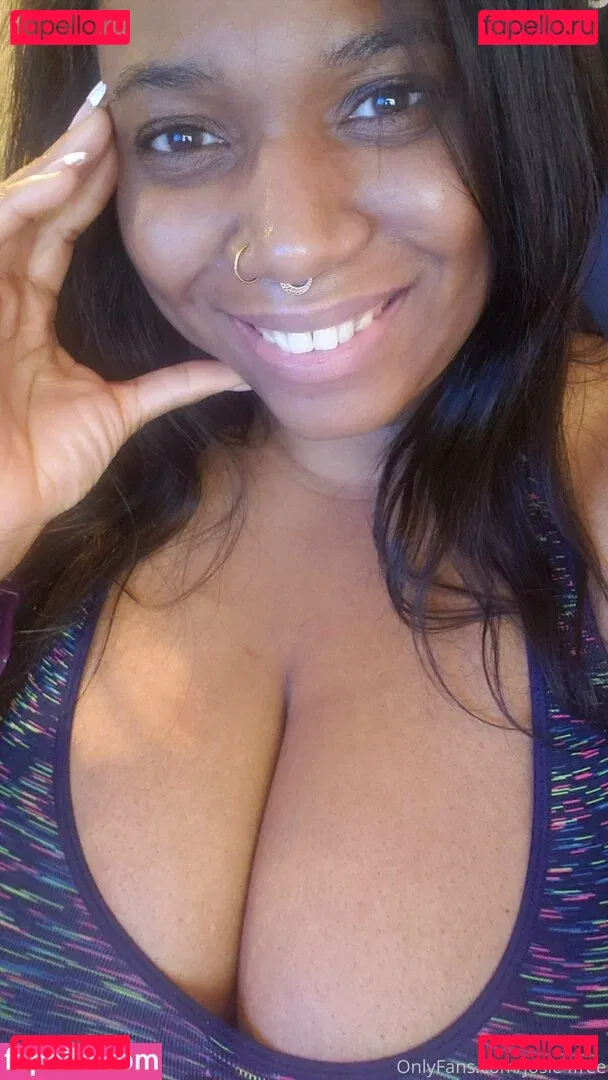 josie4free Onlyfans Photo Gallery 