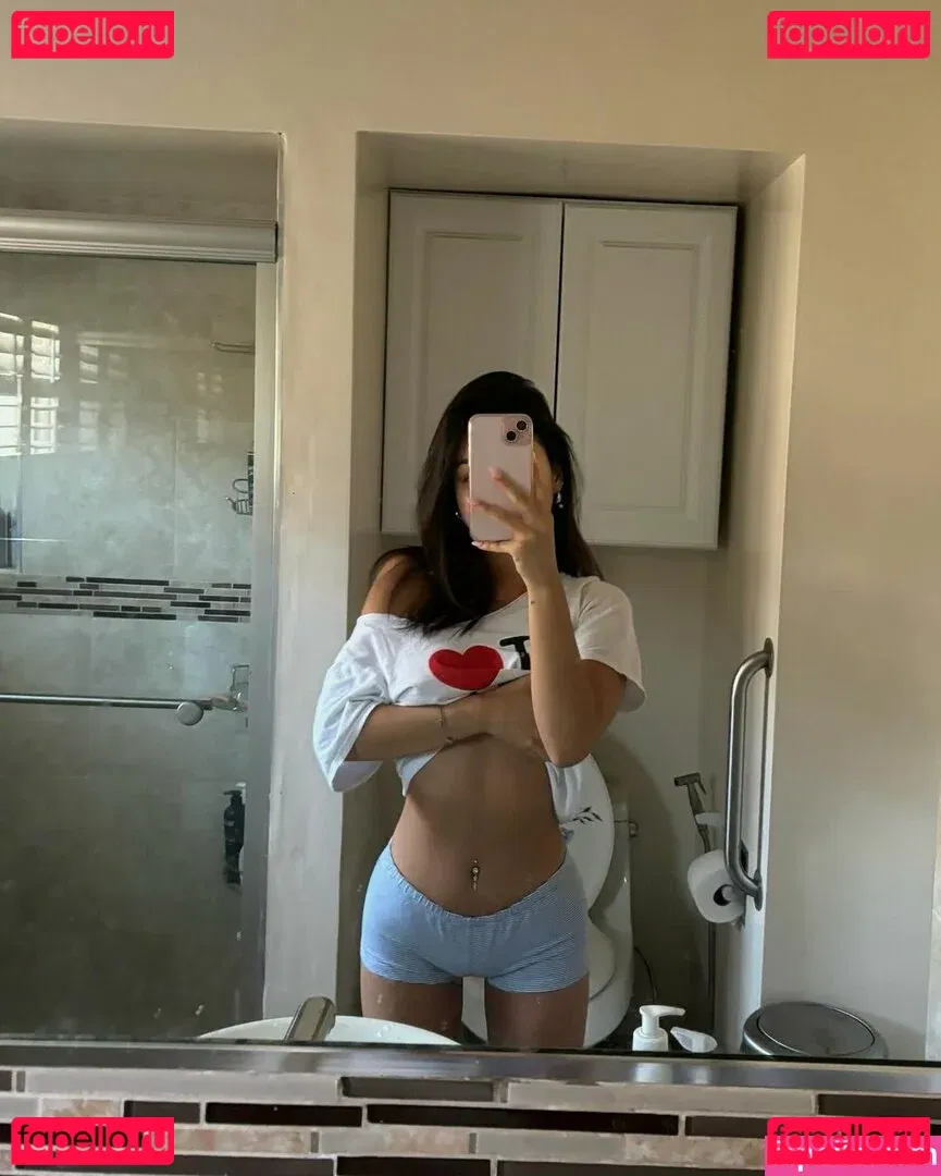 Kim Vuong Onlyfans Photo Gallery 