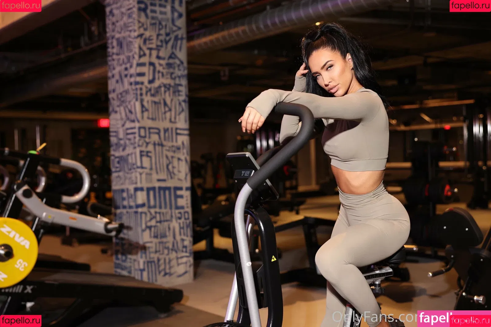 bre_tiesi Onlyfans Photo Gallery 