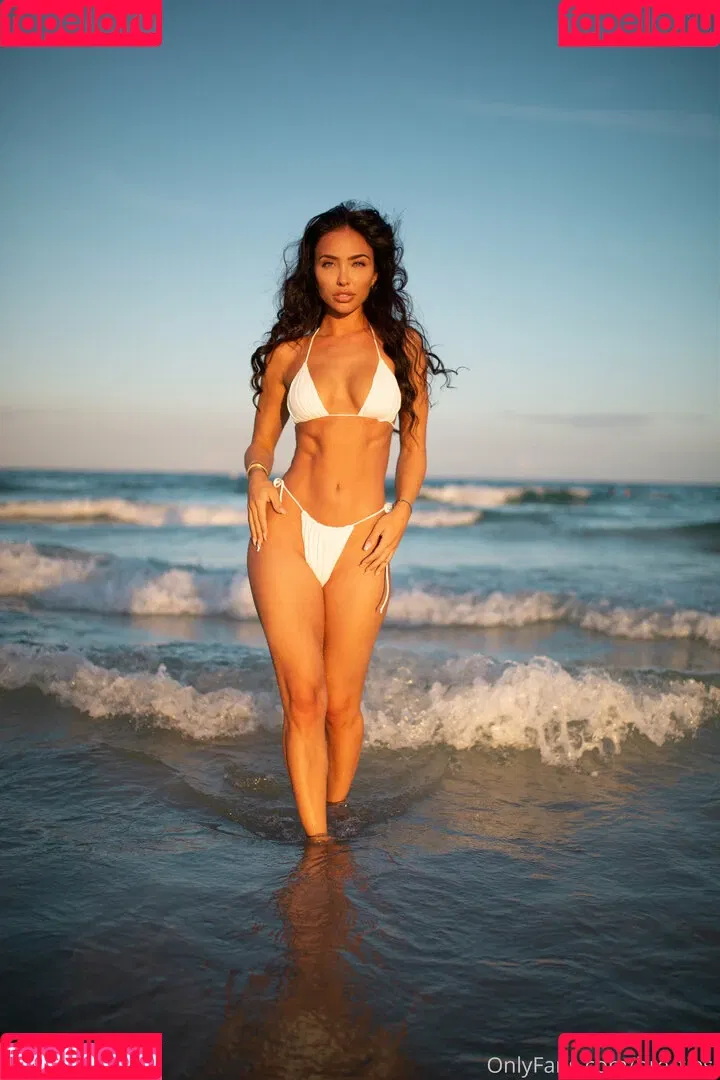 bre_tiesi Onlyfans Photo Gallery 