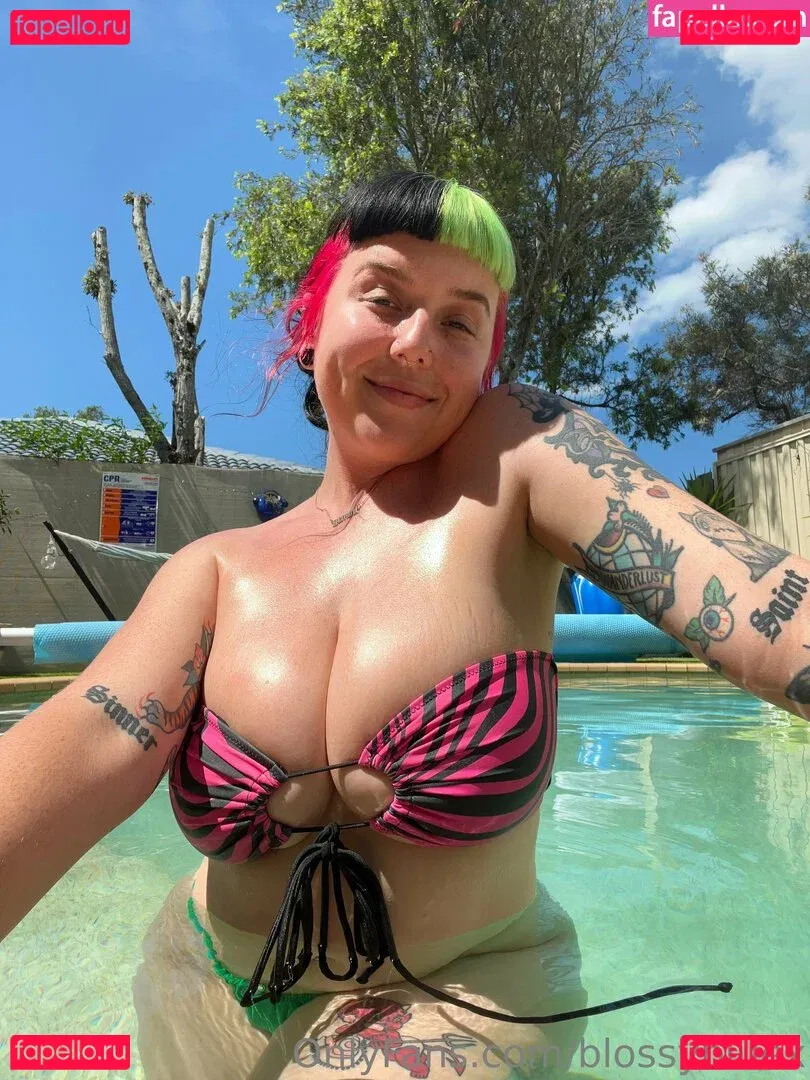 blossybluex Onlyfans Photo Gallery 