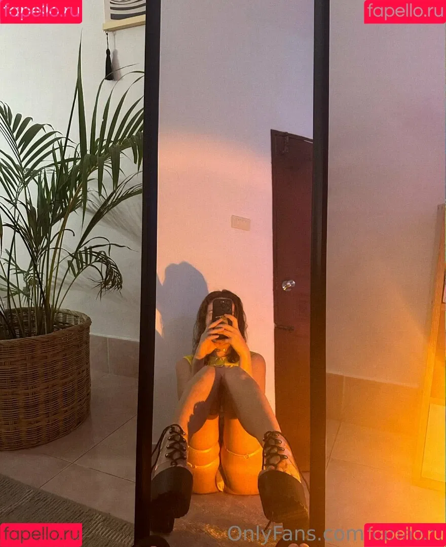 lanawtf Onlyfans Photo Gallery 