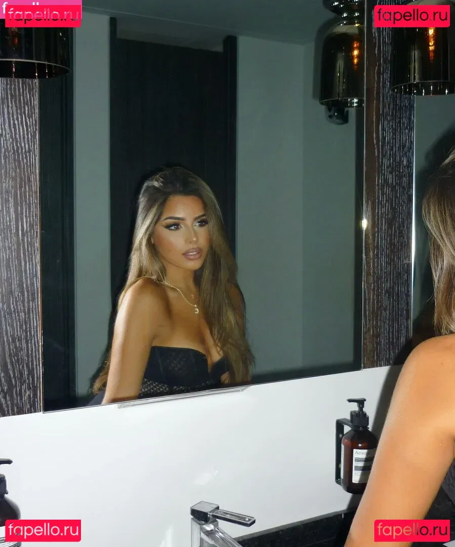 Celina Sharma Onlyfans Photo Gallery 