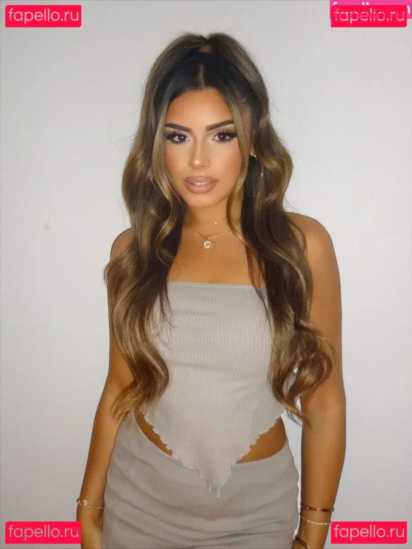 Celina Sharma Onlyfans Photo Gallery 