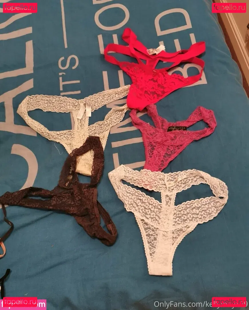 kellymay129 Onlyfans Photo Gallery 