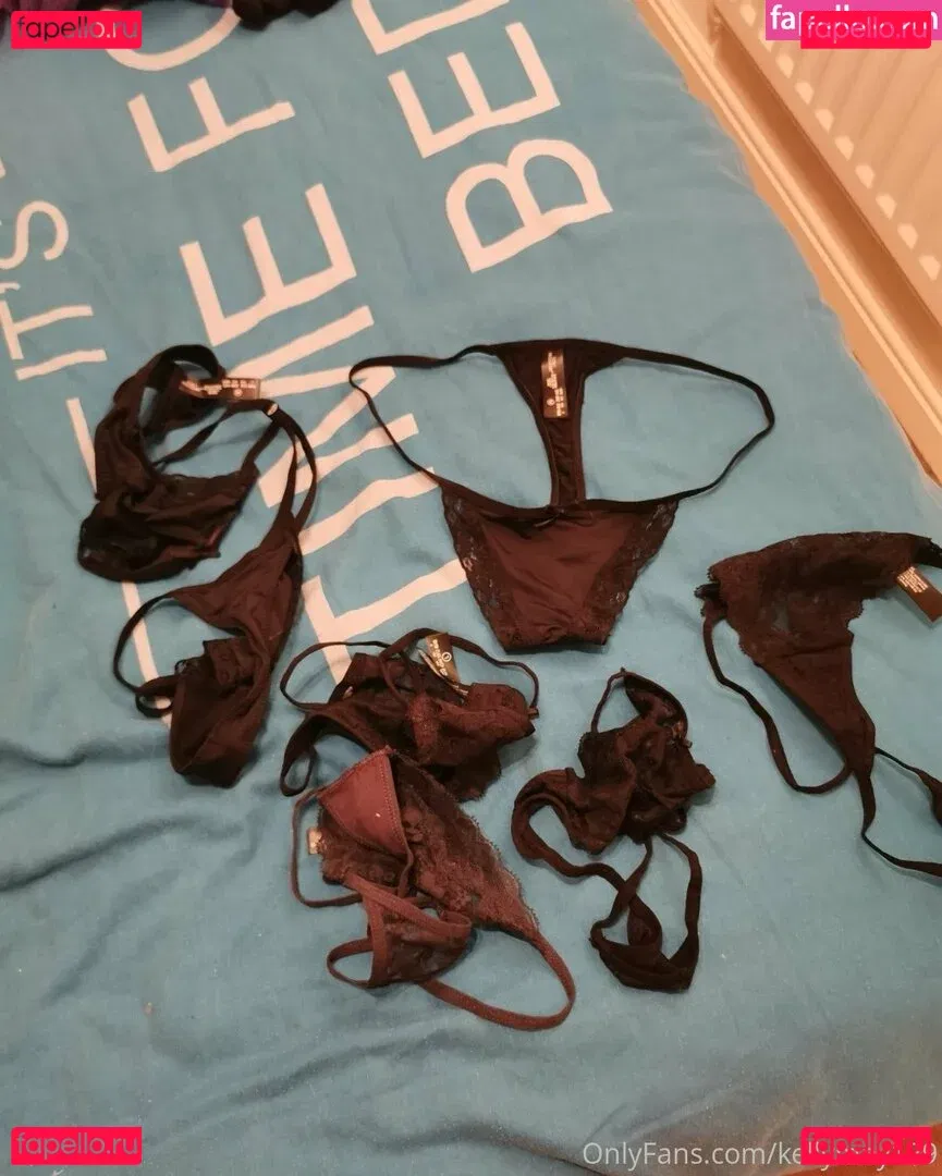 kellymay129 Onlyfans Photo Gallery 