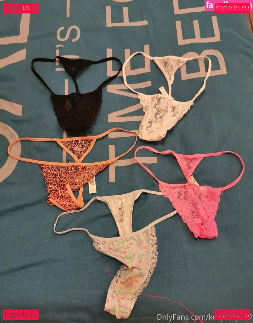 kellymay129 Onlyfans Photo Gallery 