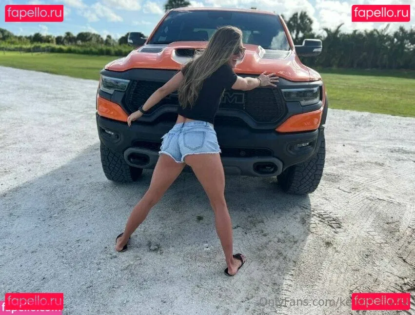 kellymay129 Onlyfans Photo Gallery 