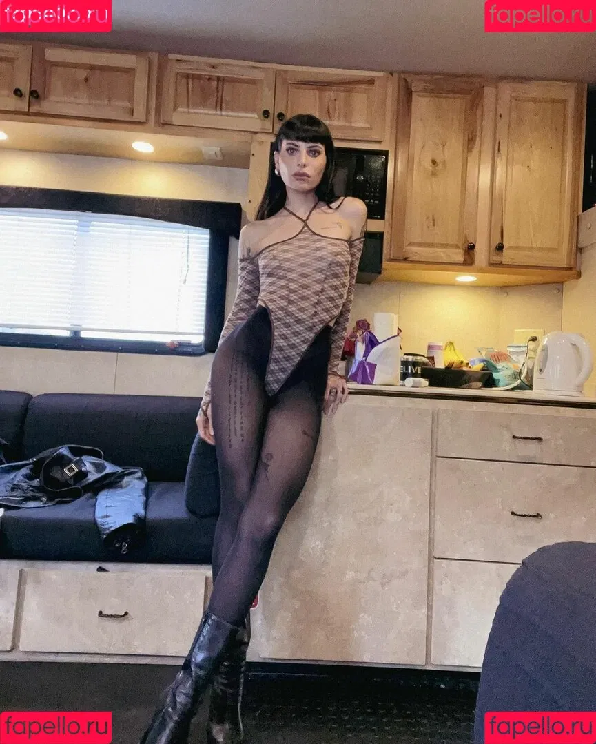 Lilith Czar Onlyfans Photo Gallery 