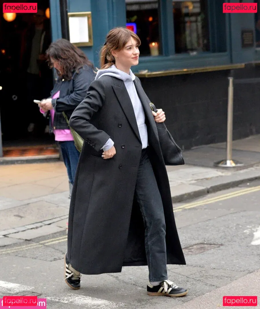 Daisy Edgar-Jones Onlyfans Photo Gallery 