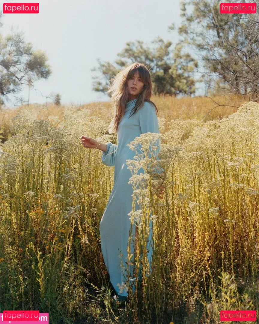 Daisy Edgar-Jones Onlyfans Photo Gallery 