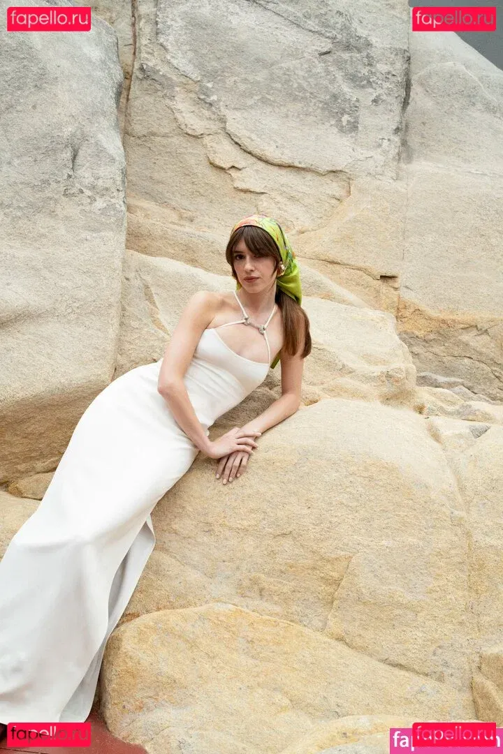 Daisy Edgar-Jones Onlyfans Photo Gallery 