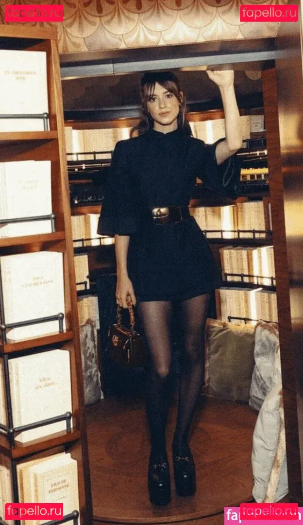 Daisy Edgar-Jones Onlyfans Photo Gallery 