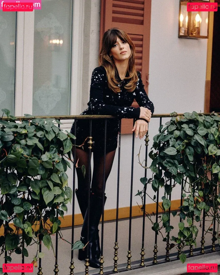 Daisy Edgar-Jones Onlyfans Photo Gallery 