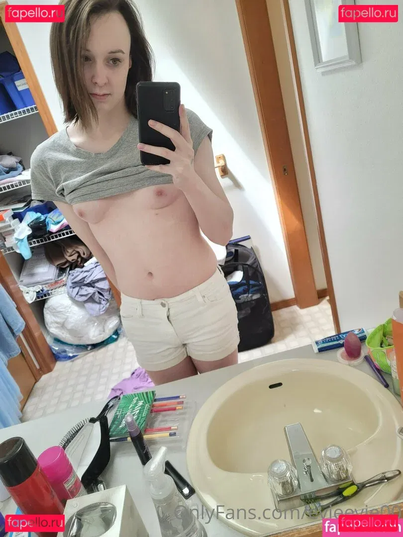 evieevie00 Onlyfans Photo Gallery 