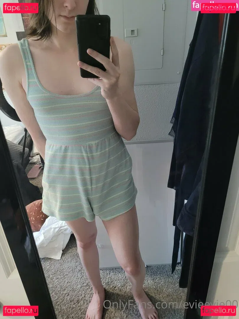 evieevie00 Onlyfans Photo Gallery 