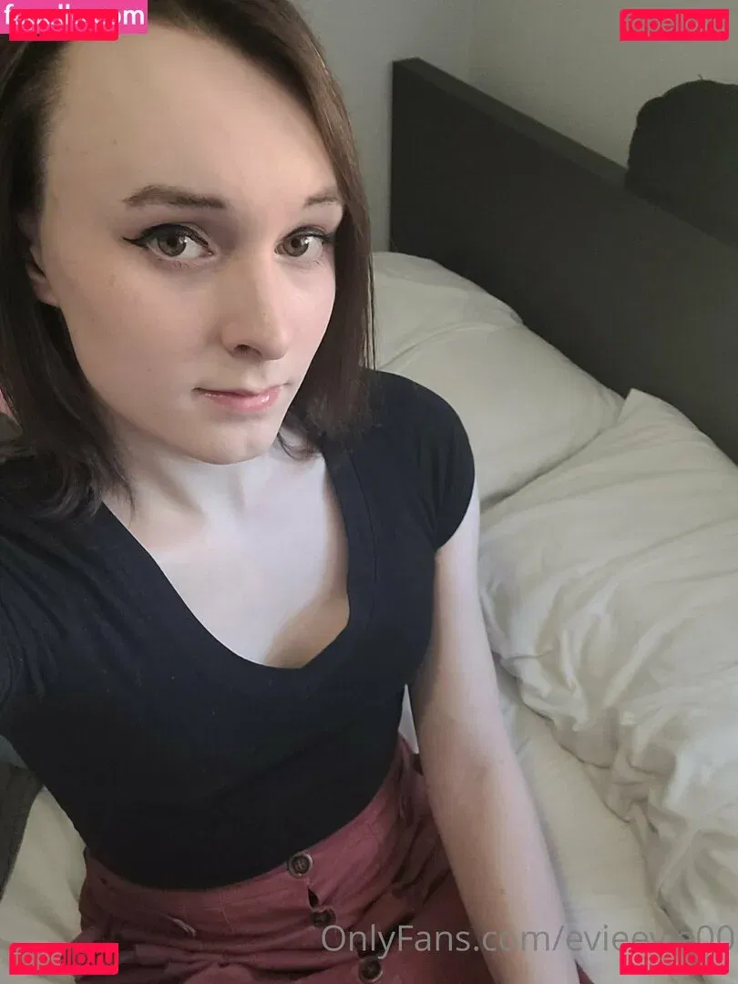 evieevie00 Onlyfans Photo Gallery 