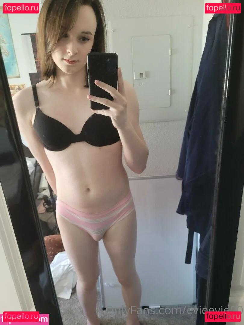 evieevie00 Onlyfans Photo Gallery 