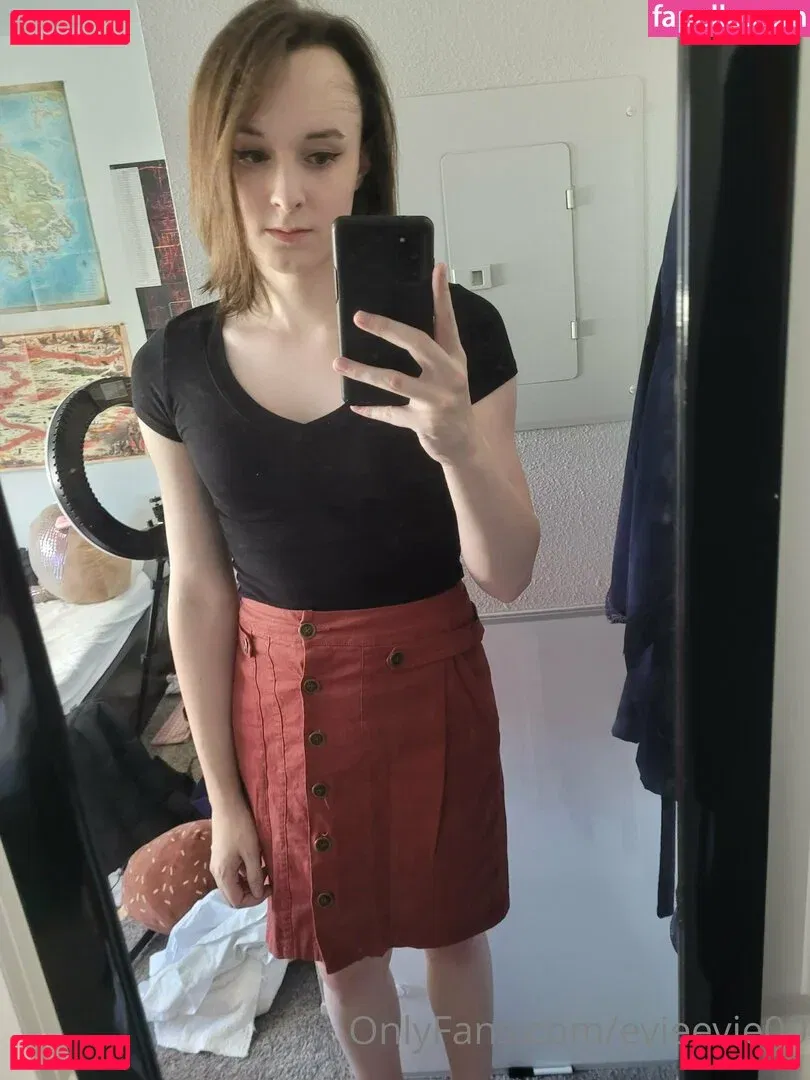 evieevie00 Onlyfans Photo Gallery 