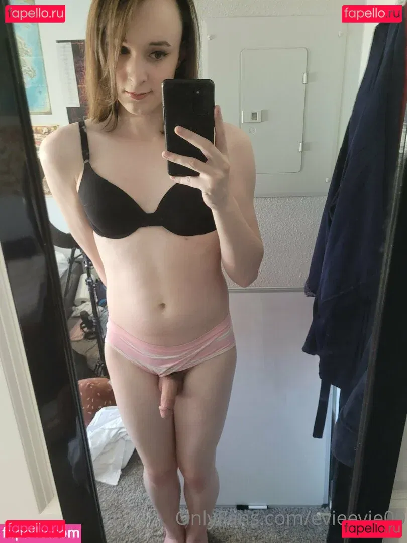 evieevie00 Onlyfans Photo Gallery 