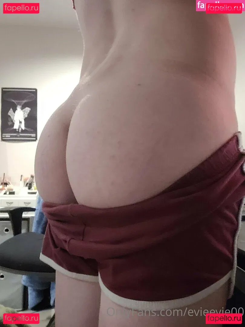 evieevie00 Onlyfans Photo Gallery 