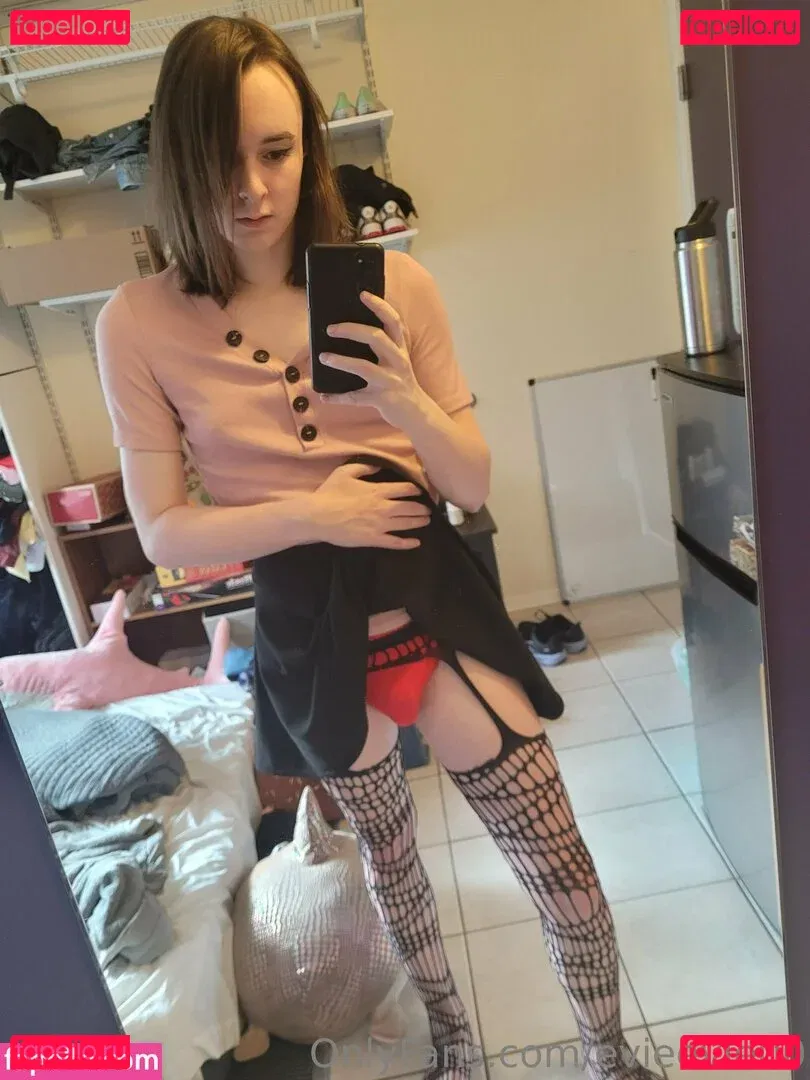 evieevie00 Onlyfans Photo Gallery 