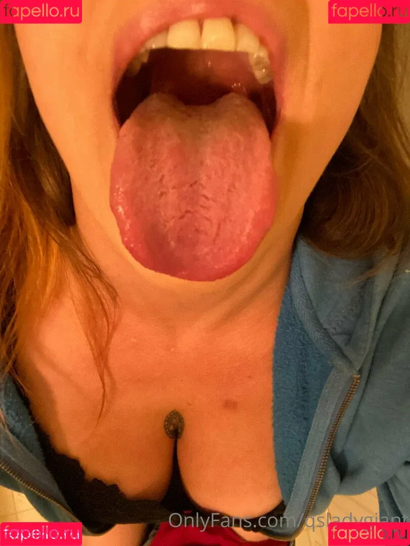 qsladygiant Onlyfans Photo Gallery 