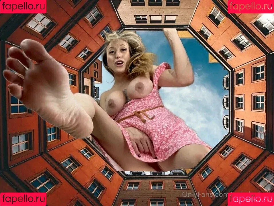qsladygiant Onlyfans Photo Gallery 