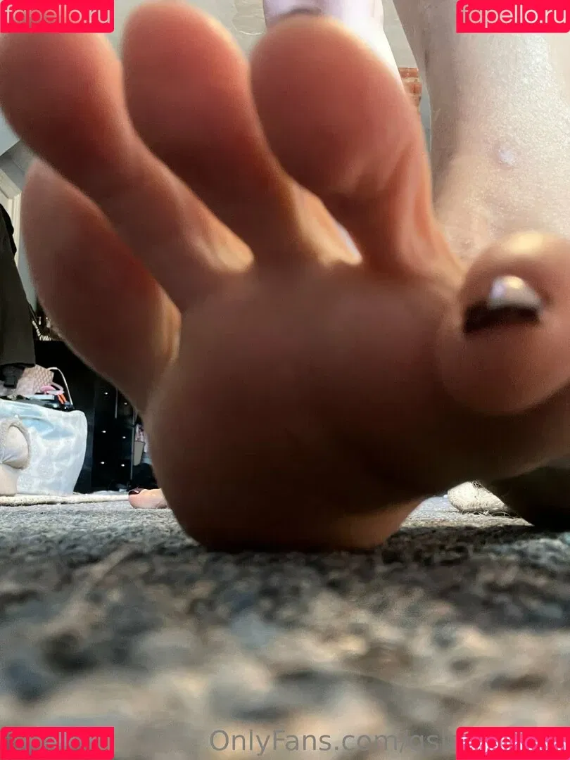 qsladygiant Onlyfans Photo Gallery 