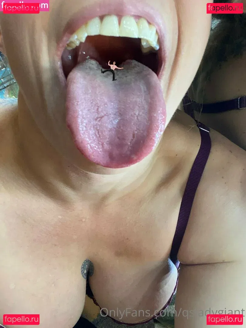 qsladygiant Onlyfans Photo Gallery 