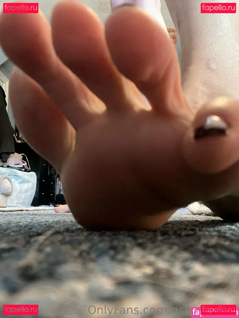 qsladygiant Onlyfans Photo Gallery 