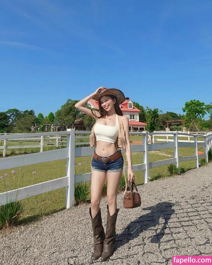 Lovelynnboo Onlyfans Photo Gallery 