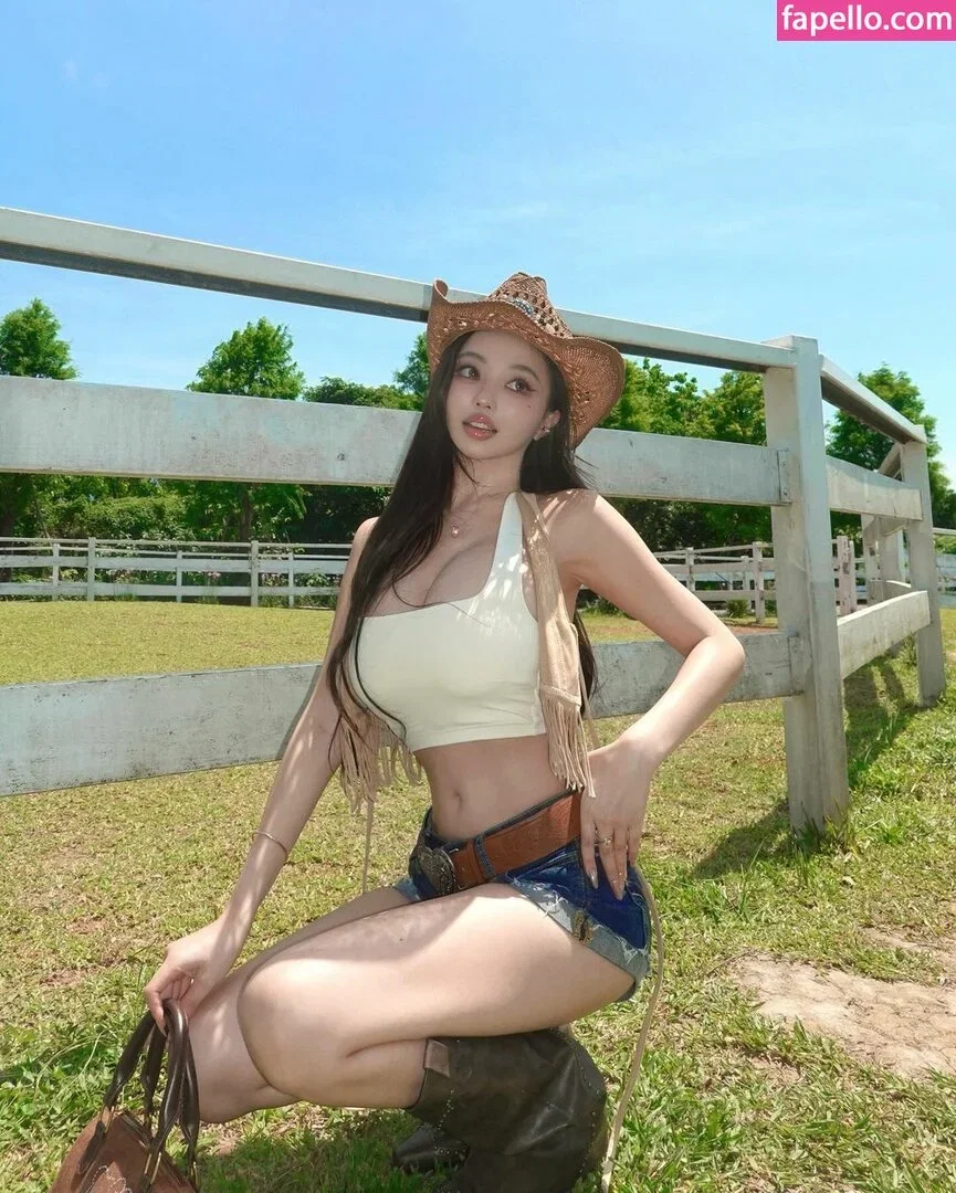 Lovelynnboo Onlyfans Photo Gallery 