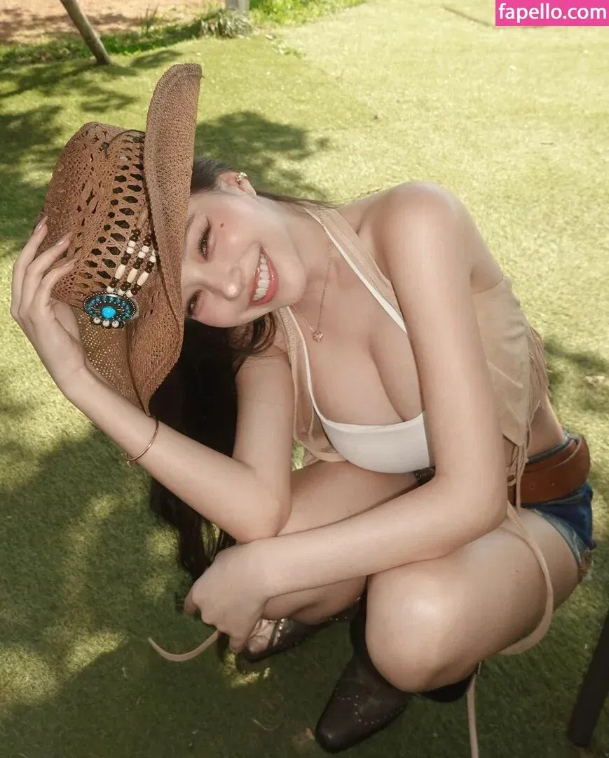 Lovelynnboo Onlyfans Photo Gallery 