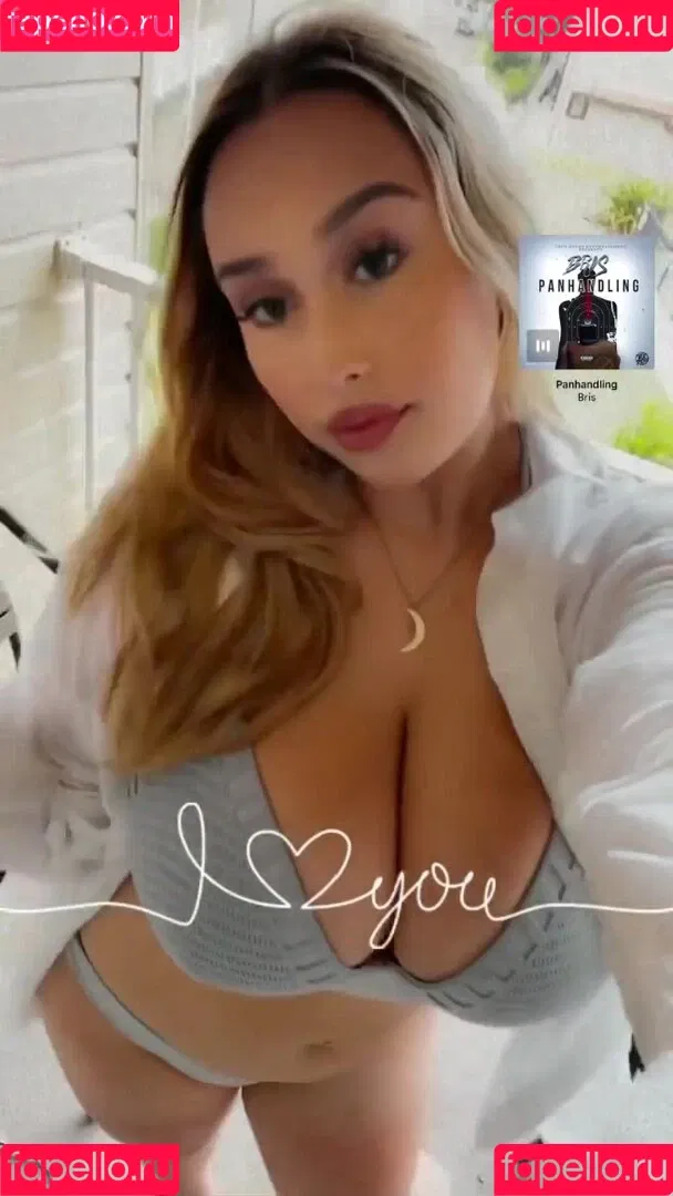 Chloe Onlyfans Photo Gallery 