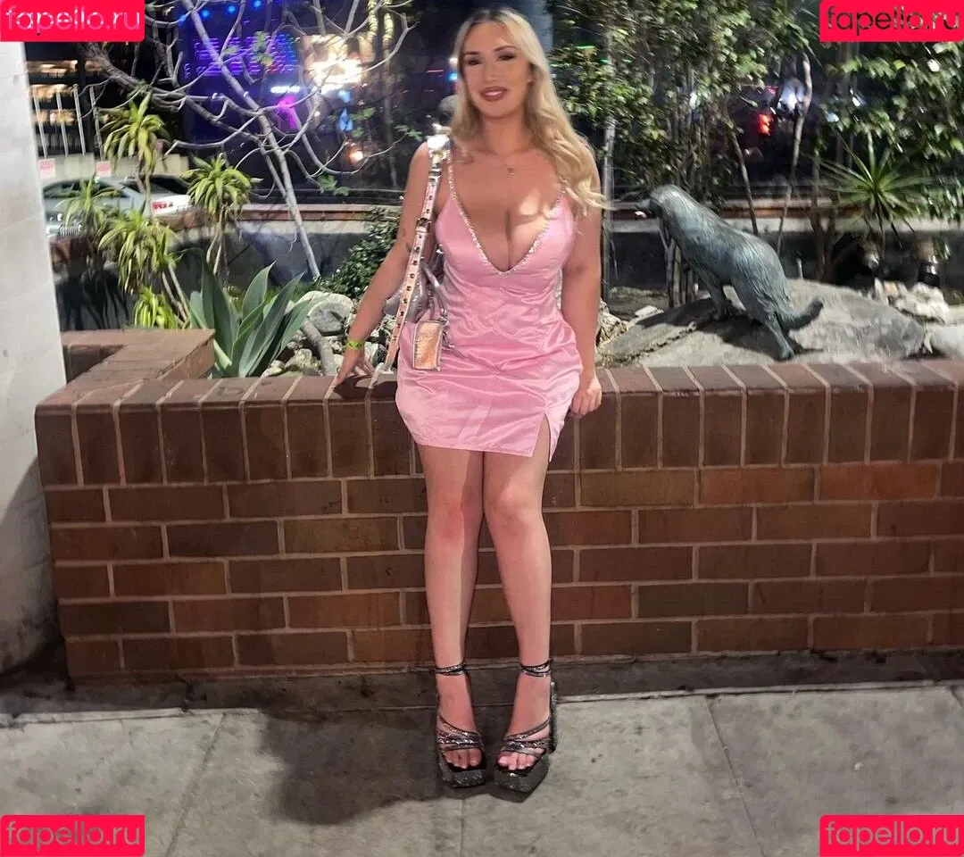 Chloe Onlyfans Photo Gallery 