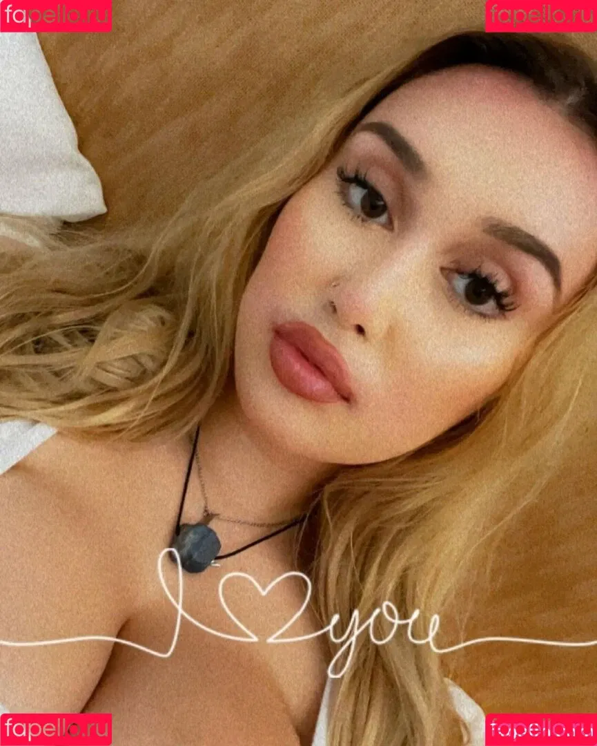Chloe Onlyfans Photo Gallery 