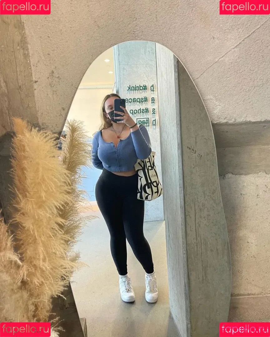 Chloe Onlyfans Photo Gallery 