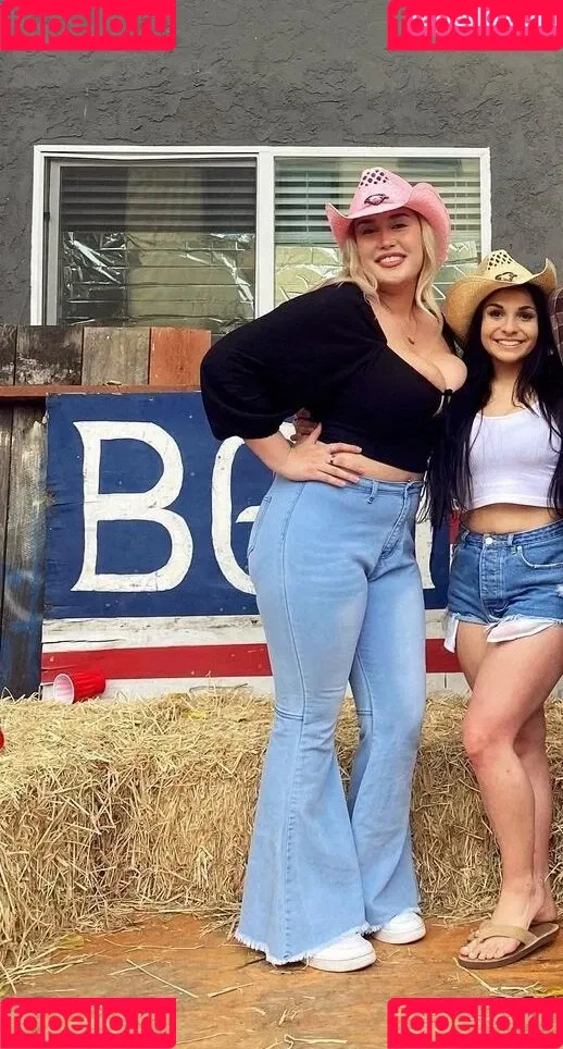 Chloe Onlyfans Photo Gallery 