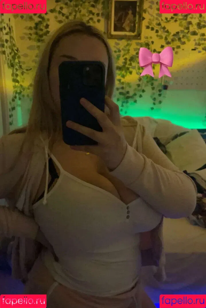 Chloe Onlyfans Photo Gallery 