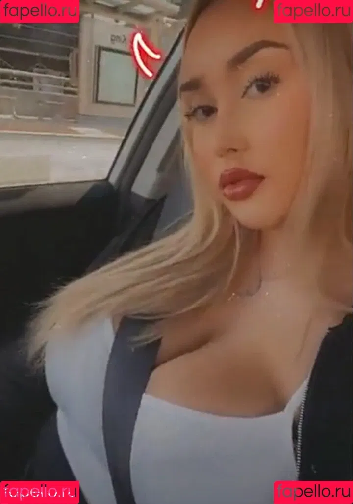 Chloe Onlyfans Photo Gallery 