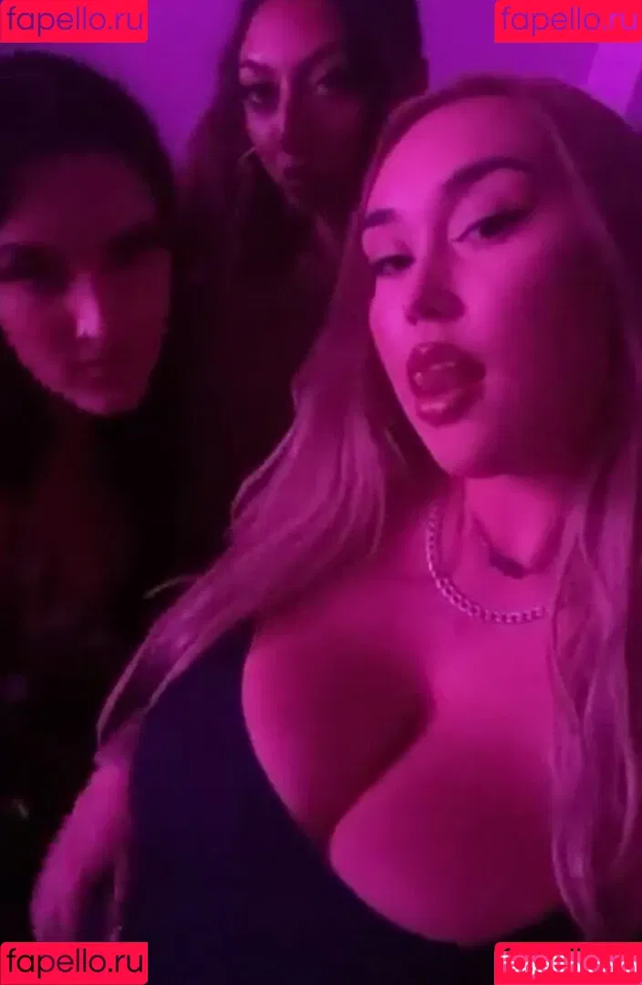 Chloe Onlyfans Photo Gallery 
