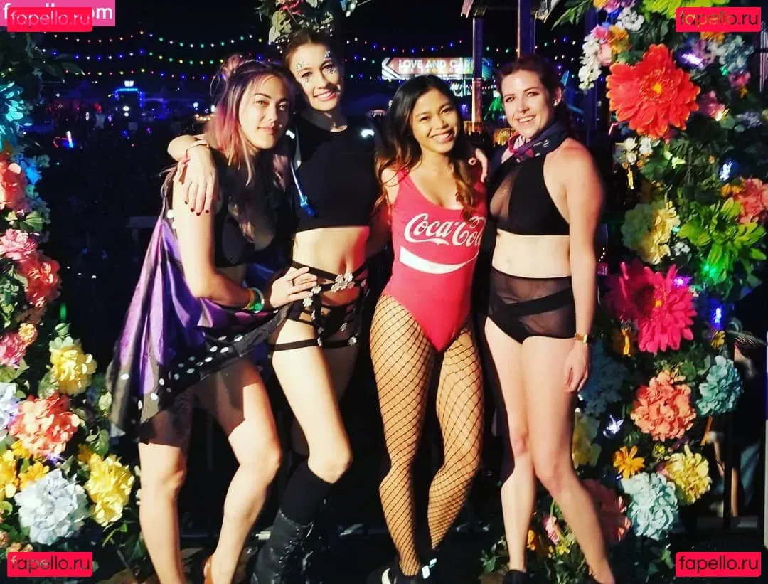 Renee Onlyfans Photo Gallery 